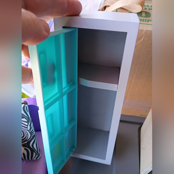 Wooden Doll Furniture And 1 Barbie Doll Lot. - Picture 5 of 10